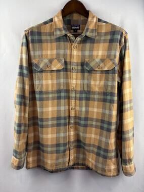 Men’s Patagonia Medium Light Brown Plaid Flannel Button Up
